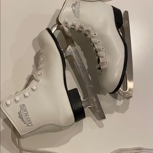 Lake Placid Shoes Size R2